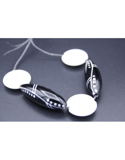 set de perles noir et blanc en verre pour la création de bijoux