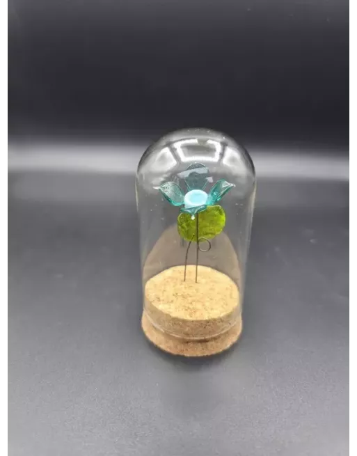 Adopter une fleur en verre soufflé, c'est choisir une décoration durable qui ne se fane jamais. Adopter une fleur en verre soufflé, c'est choisir une décoration durable qui ne se fane jamais.